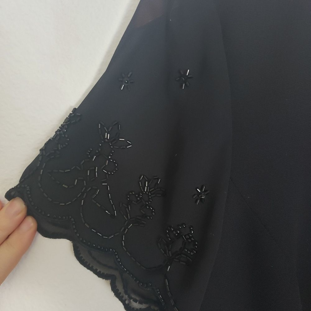 Beautiful beaded dress with satin button back - Picture 2 of 4